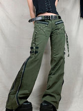 Cargo-Jeans mit Reißverschluss und Metalldekor